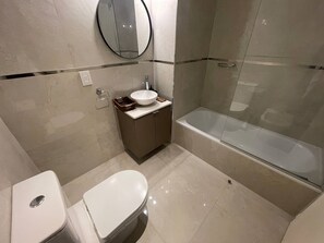 アパートメント 1 ベッドルーム バリアフリー 喫煙可 | バスルーム | トイレットペーパー