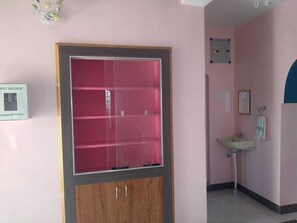 Living area - PPH Living Thulasiraman's Home Stay (Yercaud)
