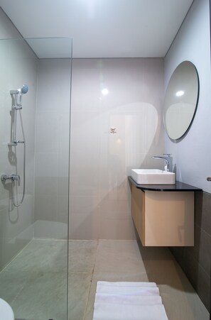 Basic Villa | Bathroom | Shower, towels