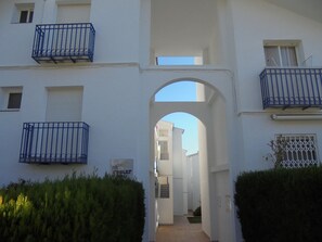 صورة غير مصنفة، 3 من 15، زرّ