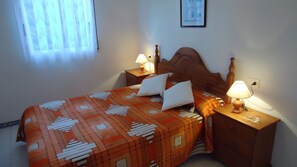 1 bedroom, bed sheets - Poblet Nou R.1 LEK (Peñiscola)