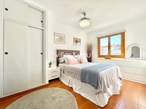 1 bedroom, iron/ironing board, free WiFi, bed sheets - Laguna El Chaparral by Villas&You (Torrevieja)