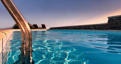 Verros Suite: Private Suite in Unique Pool Villa