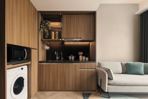 Superior Apartment, 2 Bedrooms | Private kitchen | Microwave - Quincy House Singapore  (Singapore)