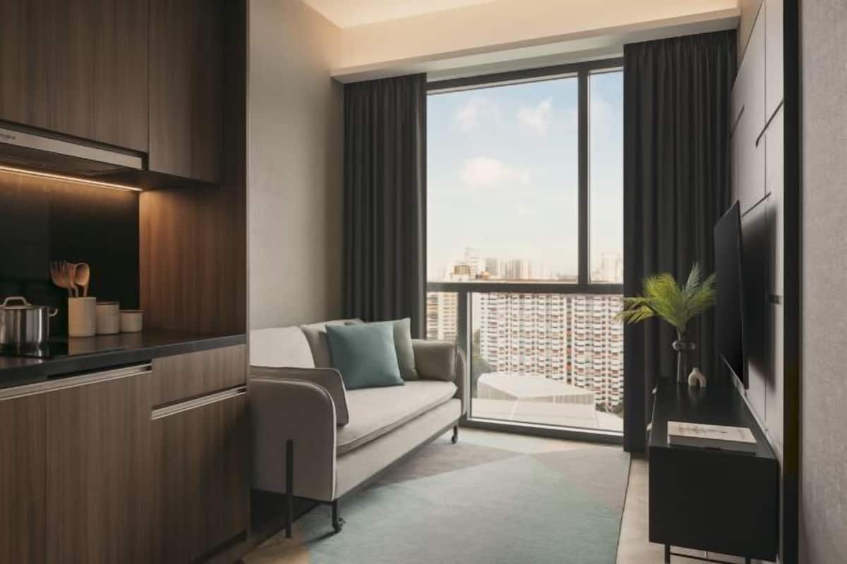 Living area | 43-inch LED TV with cable channels