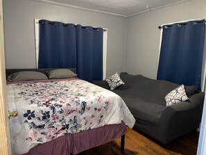 3 bedrooms, WiFi, bed sheets - 10 minutes from downtown Detroit (Detroit)