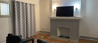 10 minutes from downtown Detroit