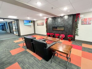 Interior - Mountain Green Ski & Golf Resort 1-B01 Across the Street from the Lifts (Killington)