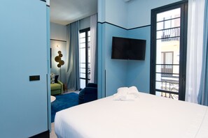 1 bedroom, desk, iron/ironing board, free WiFi - Unique Design Suite in Barrio de Las Letras A1E (Madrid)