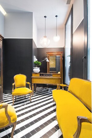 Interior - Unique Design Suite in Barrio de Las Letras A1E (Madrid)