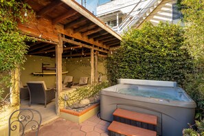 Terrace/patio - NEW - Surf Bungalow w/ Hot Tub - Steps from Beach (Oxnard)