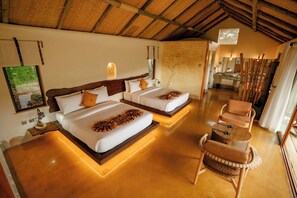 Familiekamer | Een minibar, een strijkplank/strijkijzer, extra bedden, gratis wifi