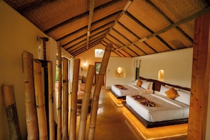 Family Room | Bathroom