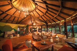 Interior detail - Mara Enkaji (Maasai Mara)