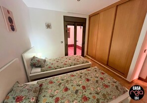 2 室のベッドルーム、WiFi、ベッドシーツ