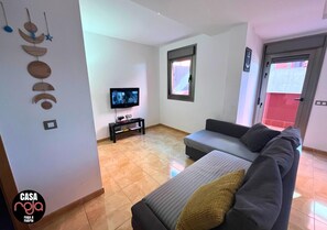 Living area - Casa ROJA [pto. del rosario] by 'Fuga A Fuerte' - Apartment with Balcony (Puerto del Rosario)