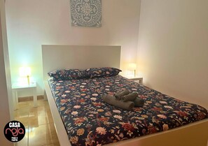 2 bedrooms, WiFi, bed sheets - Casa ROJA [pto. del rosario] by 'Fuga A Fuerte' - Apartment with Balcony (Puerto del Rosario)