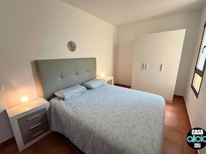 2 bedrooms, desk, iron/ironing board, free WiFi
