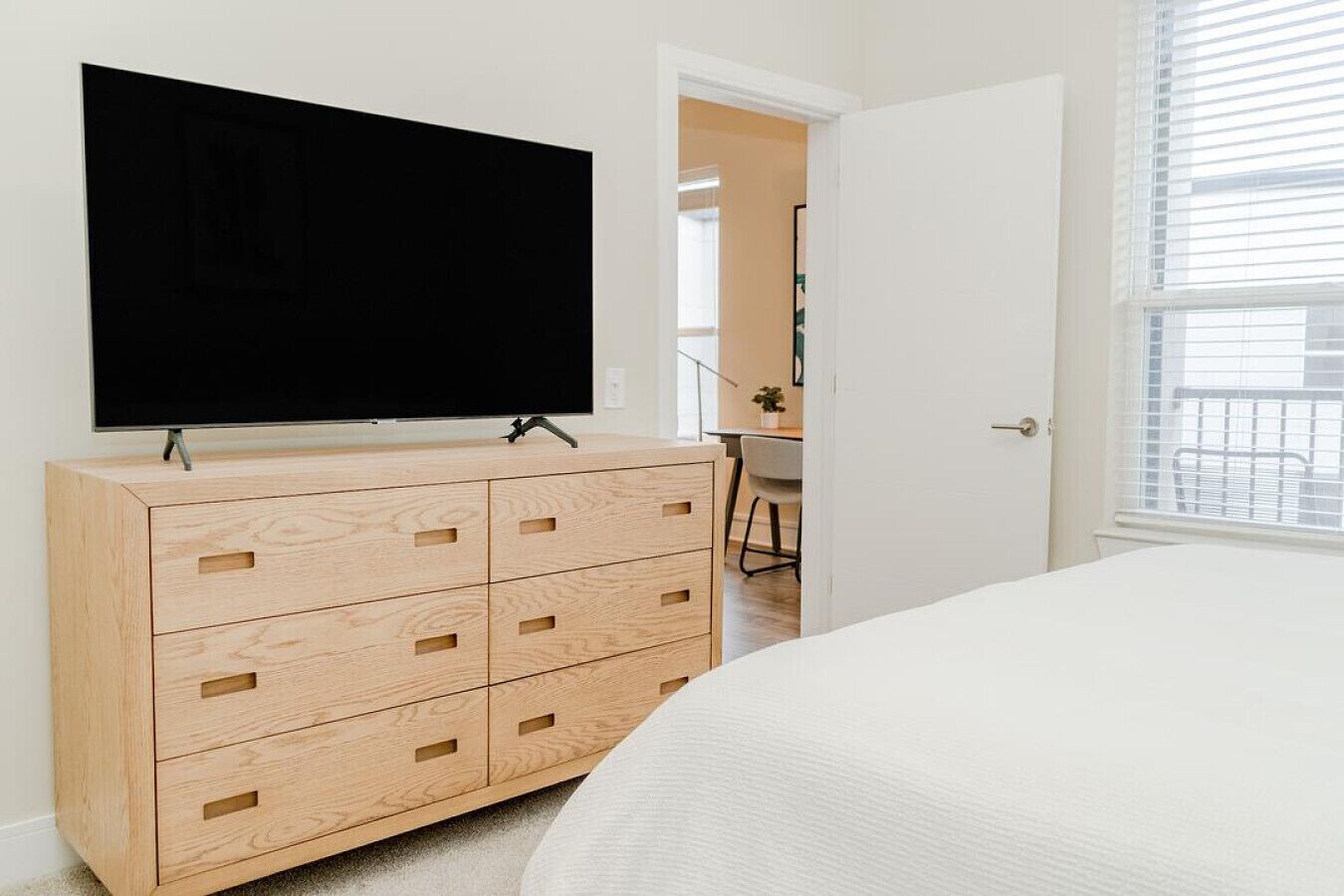 Landing at The Aster - 1 Bedroom in Downtown Beachwood
