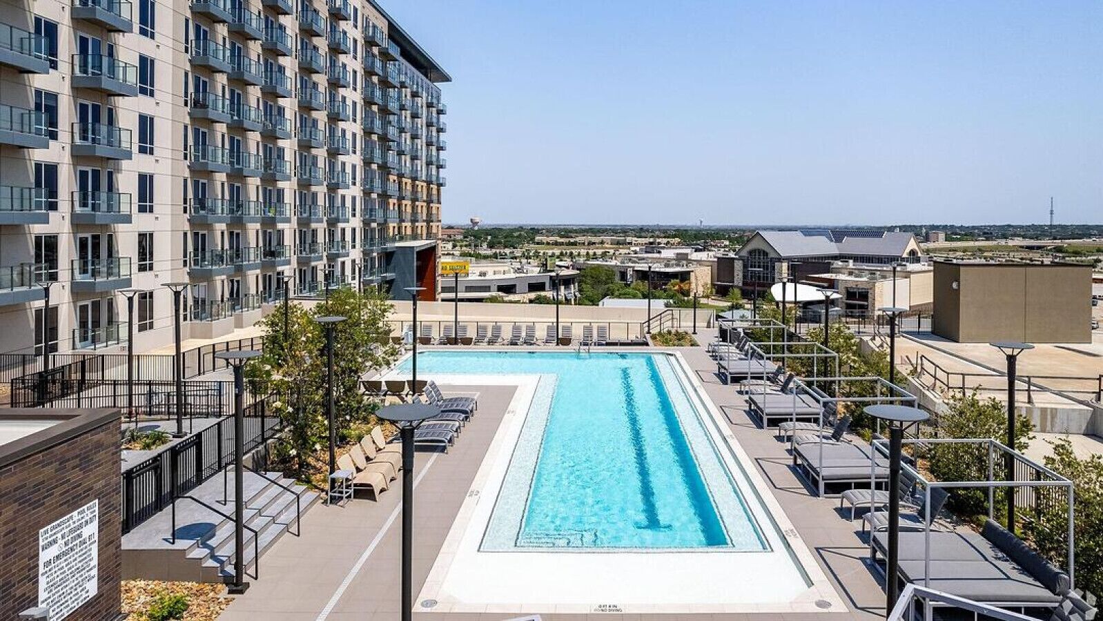 Landing at Live Grandscape - 1 Bedroom in Downtown The Colony