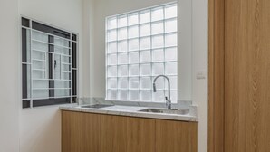 Studio | Private kitchen | Fridge, stovetop, electric kettle, cookware/dishes/utensils