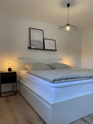 1 sovrum och sängkläder