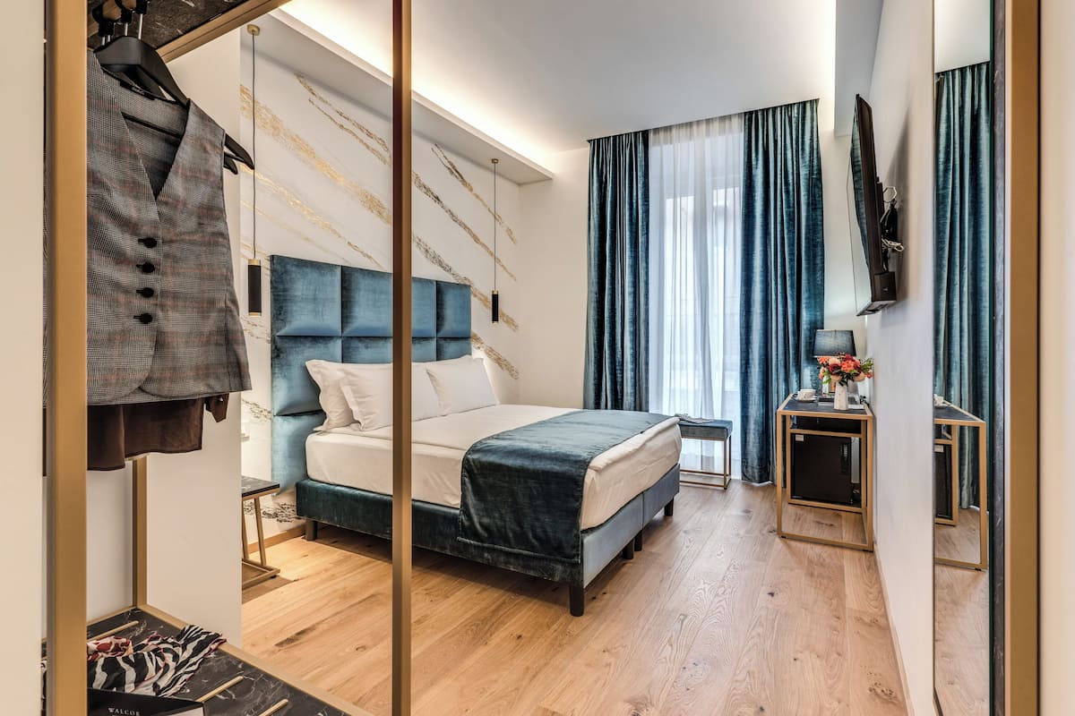 Superior Room, City View