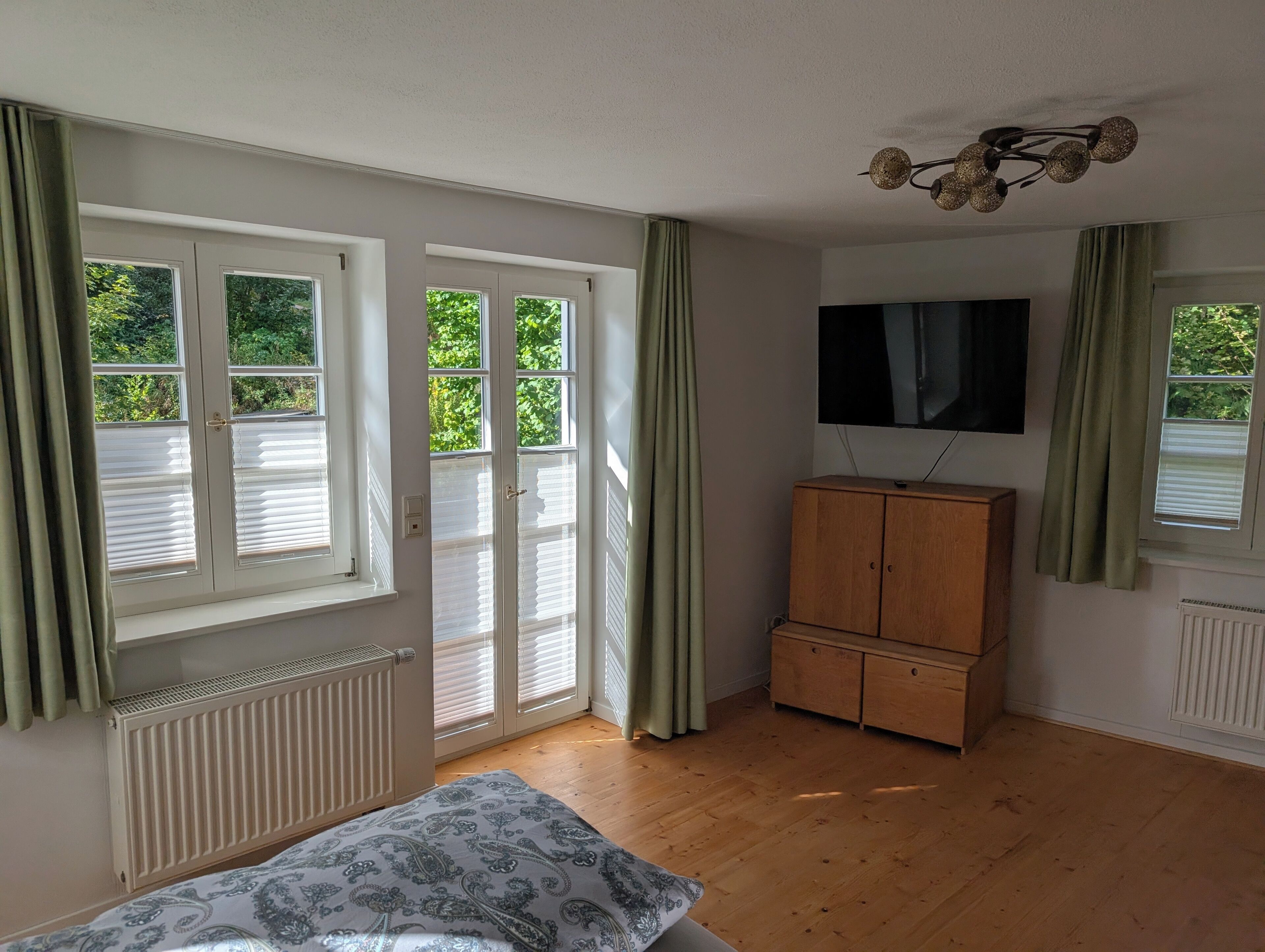 6 chambres, fer et planche à repasser, Wi-Fi, draps fournis