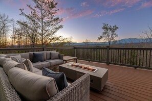 Terrace/patio - This cabin is a 6 bedroom(s), 5.5 bathrooms, located in Sevierville, TN. (Sevierville)