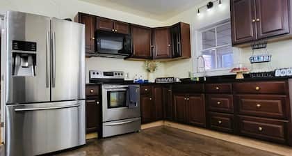 Opulence Living close to Boston- Family and pet friendly