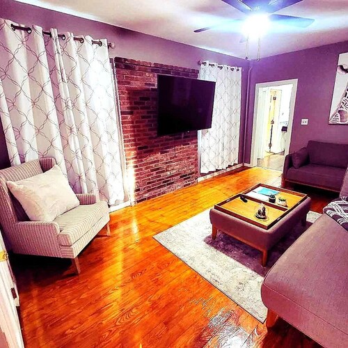 Opulence Living close to Boston- Family and pet friendly