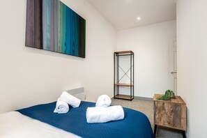 2 bedrooms, iron/ironing board, WiFi, bed sheets - Smart 2 Bed Budget Apartment in Central Doncaster (South Yorkshire)
