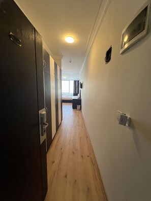 Habitación cuádruple Deluxe | 2 dormitorios, caja fuerte, espacio para trabajar con un portátil