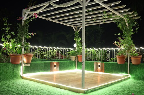 Experience Luxury at Mumbra Hill Resort! 
Join us for an unforgettable getaway.