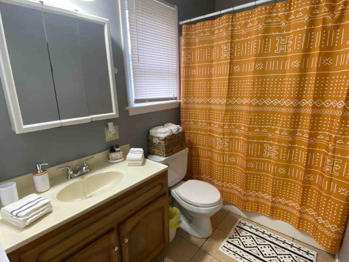 Hair dryer, towels