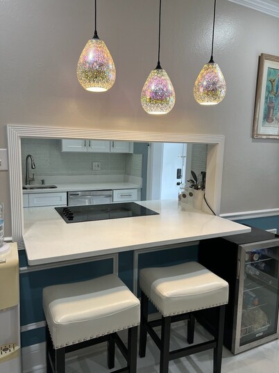 House 1 block to Ocean Center,,Water Park, Plenty of space prkg .Sleep  up to 7.