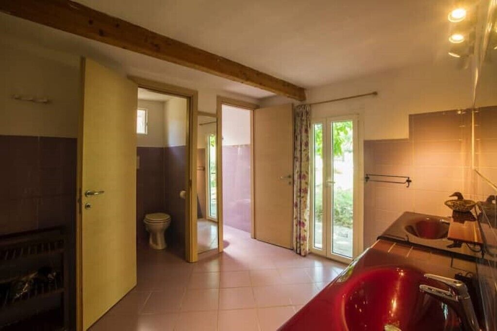 Doccia, asciugacapelli, bidet, asciugamani