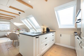 Kühlschrank, Ofen, Herdplatte, Geschirrspüler