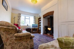 Classic Cottage, 3 Bedrooms | Living area | 32-inch LCD TV with digital channels - Oak House (Machynlleth)