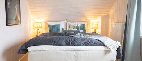 2 bedrooms, desk, free WiFi