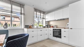 Kühlschrank, Ofen, Herdplatte, Geschirrspüler