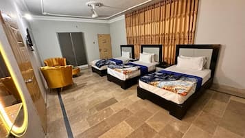 Habitación doble Deluxe | Insonorización, tabla de planchar con plancha y wifi gratis