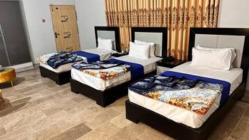 Deluxe Double Room | Soundproofing, iron/ironing board, free WiFi
