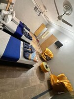 Sistema de insonorización, tabla de planchar con plancha y wifi gratis 