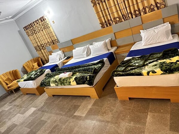 Deluxe Double Room | Soundproofing, iron/ironing board, free WiFi - Hotel Shelton One (Multan)