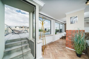 *Penthouse* Private Terrace With Wawel Castle View | Desk, cribs/infant beds, free WiFi, bed sheets - APARTAMENTY NA DĘBNIKACH (Kraków)