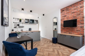 21. Studio Apartment - ICE Congress Centre | Escrivaninha, quartos à prova de som, berços (sobretaxa)