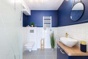 29A. Luxury Apartment - Debniki | ICE | Manggha | Bathroom | Shower, hair dryer, towels - APARTAMENTY NA DĘBNIKACH (Kraków)