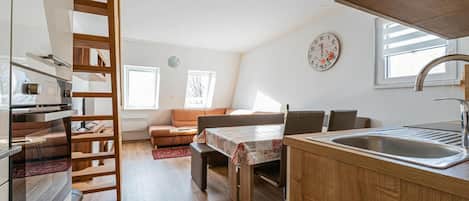 Casa familiar, varias habitaciones, junto a la montaña (Cozy Apartment Bovec) | Interior