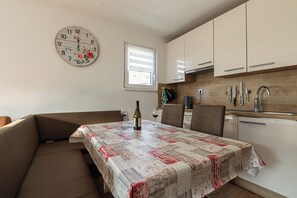 Dining - Cozy Apartment Bovec (Bovec)